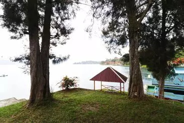 Majatalo Tuk Tuk Timbul Bungalows