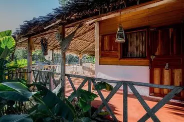 هتل Hôtel Le Lagon