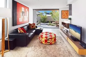 ツーリストアパートメント Alamode Apartments