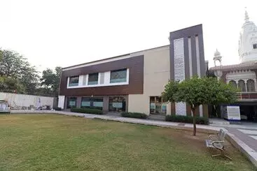 Otel Yashogopal Resortico By Oyo Rooms