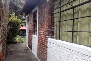 Hostel Y Restaurante Casa Jacaranda