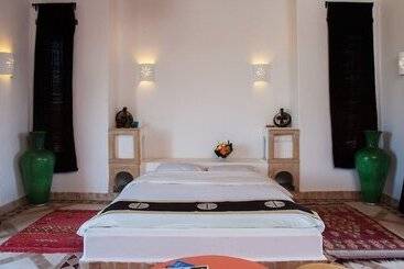 리아드 Villa Gonatouki