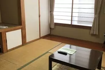 Ryokan Kusatsuonsen Pension Mitomo