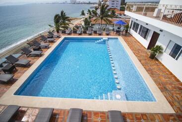 The Paramar Beachfront Boutique Hotel With Breakfast Included Downtown Malecon