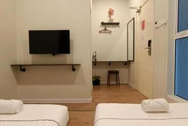 Hôtel Lea Guest House & Cafe Lukut