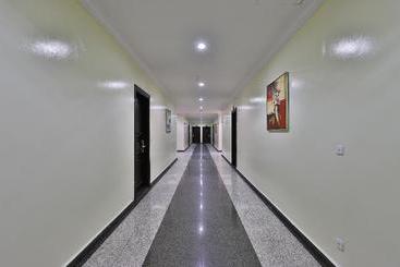 ホテル Fonoon Rahaty By Oyo Rooms