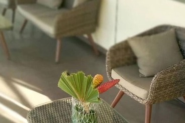 هتل La Falaise Bonapriso