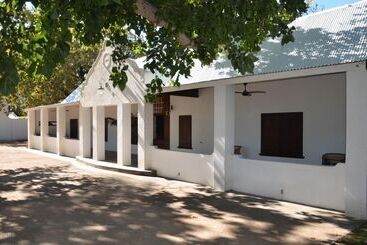 فندق La Paris Estate