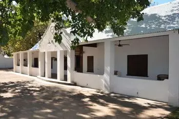 ホテル La Paris Estate