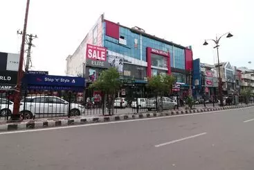 Otel The Rohtak Hyatt By Oyo Rooms