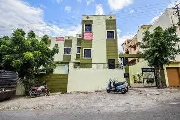 Oyo 23381 Hotel Sagar Ratna