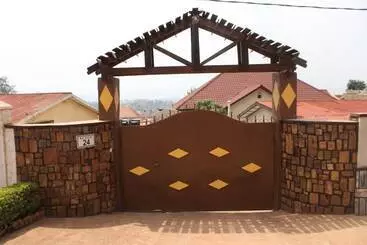 Pension Happy Home And Dine