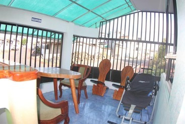 Hôtel The Island Home