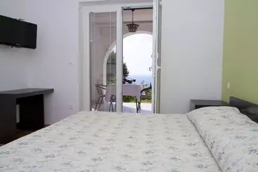 ツーリストアパートメント Guest House Burin