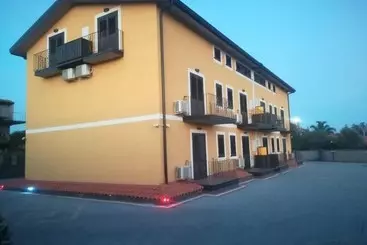تختخواب و صبحانه I Colori Dell Etna