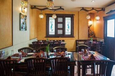 Hotel Royalty By Oyo Rooms