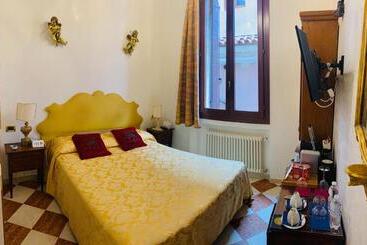 Casa Luxury Venetian Rooms