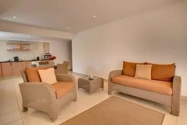 Pension Limoni Luxury Suites