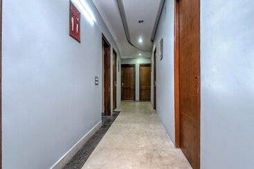 Hotelli Glorious Stayz By Oyo Rooms