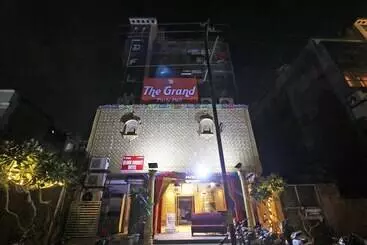 ホテル Grand Inn By Oyo Rooms