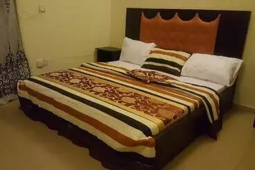 Palais Royale Hotel & Suites