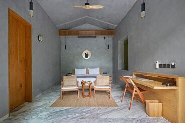 استراحتگاه The Roseate Ganges Rishikesh