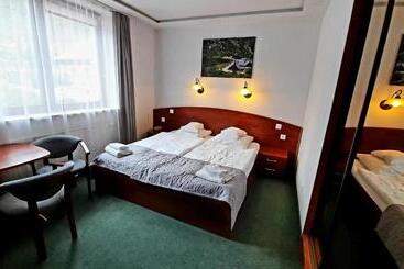 هتل Malachit Karpacz Spa