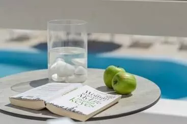 Turistihuoneistot Plaka Collection