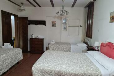 House Alloggi Alla Scala Del Bovolo