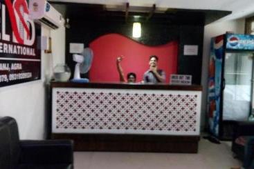 호텔 Sd International