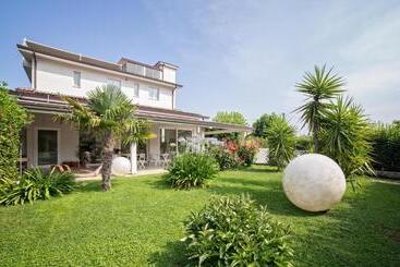 کلبه Country House La Radice