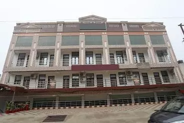 Hotel Oyo 11482 Mahalaxmi Palace