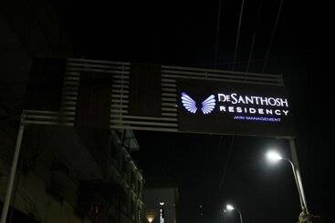 Hotell De Santosh Residency