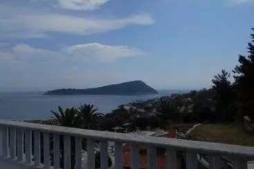 Hotelli Kinira Beach