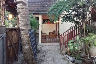 تختخواب و صبحانه Mangga Homestay Gili Air
