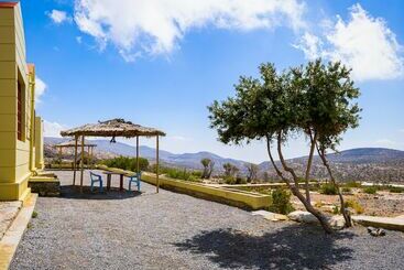 هتل Hoota Guest House