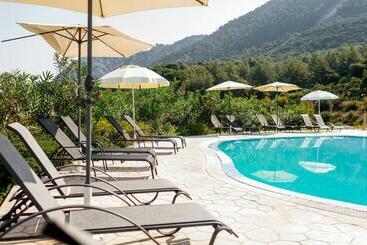 游客公寓 Salakos Villas