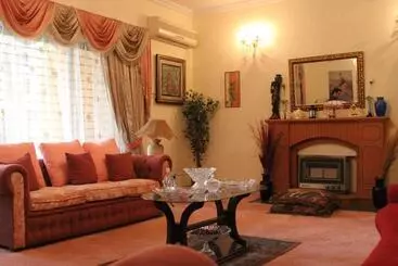 پانسیون Delano Guest House
