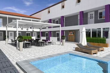 Huoneistohotelli Philoxenia Earia