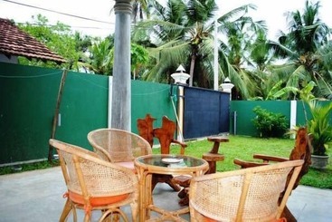 Bed and Breakfast Mary's Palm Garden