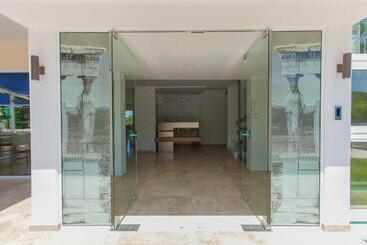 Отель 12 Olympian Gods