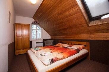 Pensjonat Chata Pod Lipami