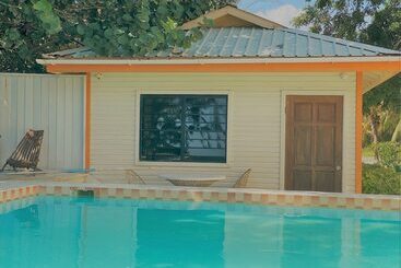 منتجع Maya Beach