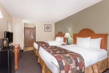 호텔 Baymont By Wyndham Lagrange