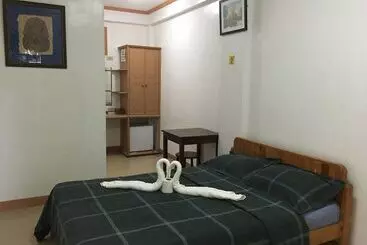 ホテル El Pueblo Rhizort