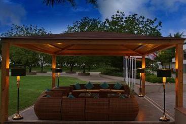 هتل Top3 Lords Resort Bhavnagar