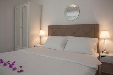 פנסיון Guest House Lana 1