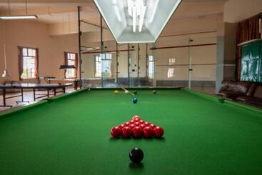 فندق Jenneys Residency