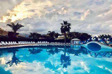 דירות לתיירים Rentopolis Villa Al Mareluna Village