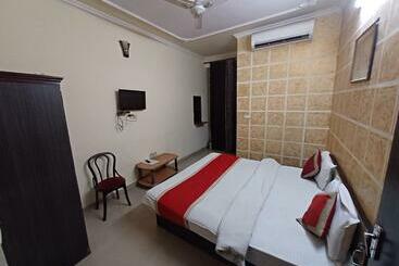 ホテル Shiv Angan